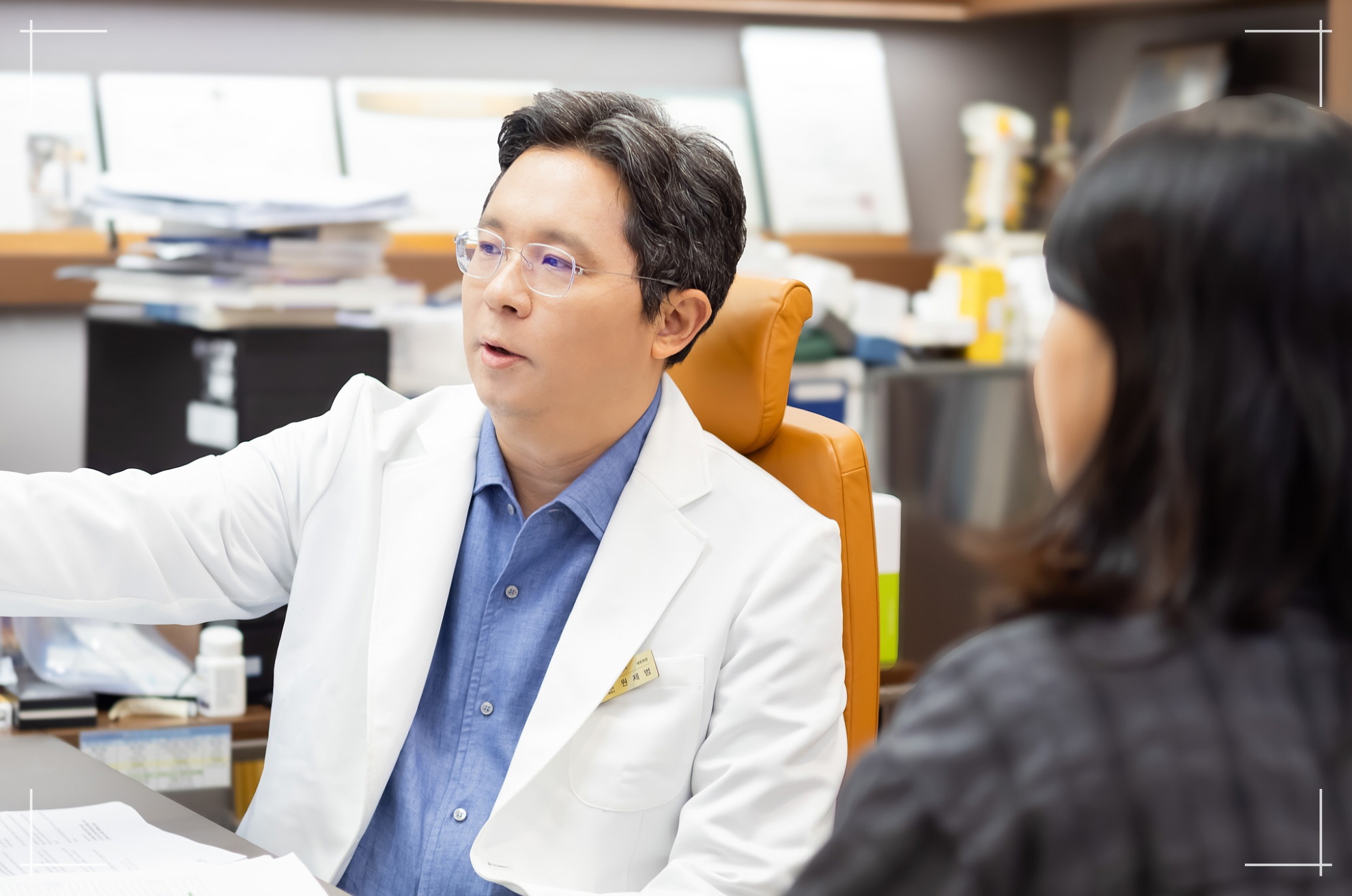 관절염에 좋은 운동 방법과 서울 무릎 병원 선택 기준을 설명하는 아산본내과 원제범 원장